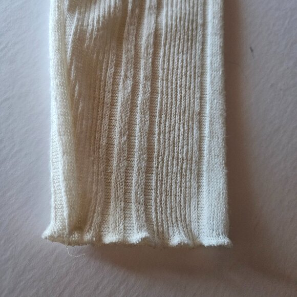 Soft Cream Ribbed Button-Front Cardigan Top – Cropped & Feminine - Picture 4 of 4